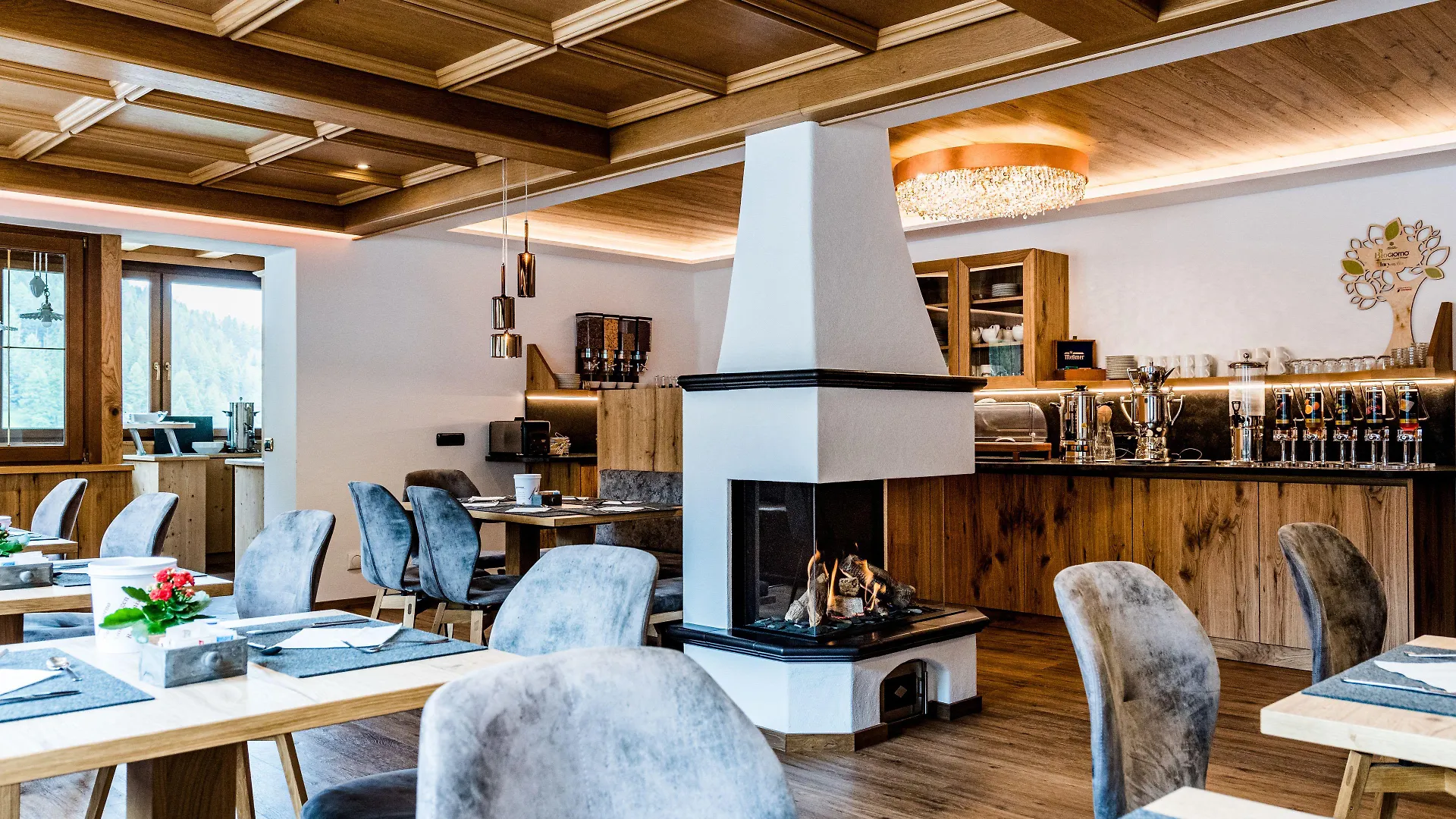 Staying Near 21 Tramans: 15 Resort a Selva Val Gardena Confrontati
