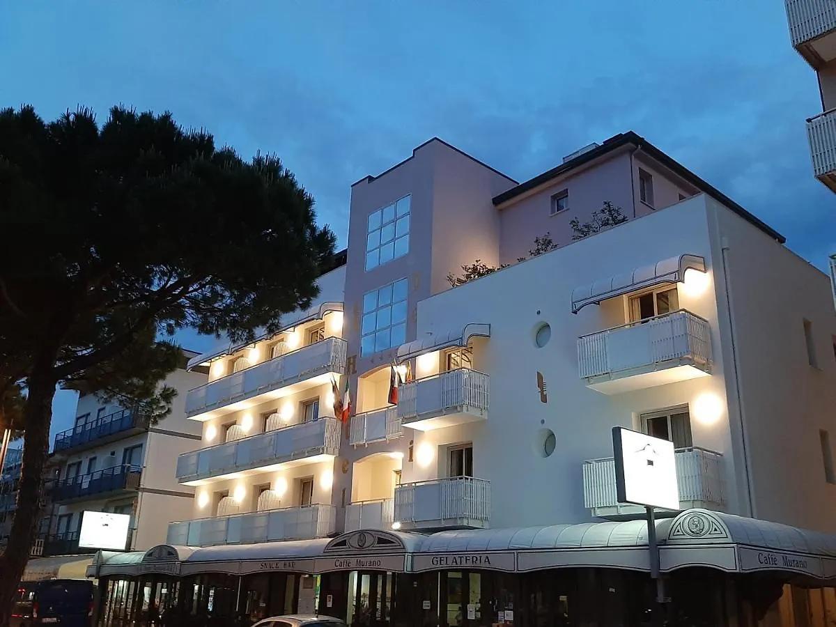 Dove Dormire vicino alla Darsena dell'Orologio: 15 Hotel sul Mare a Caorle