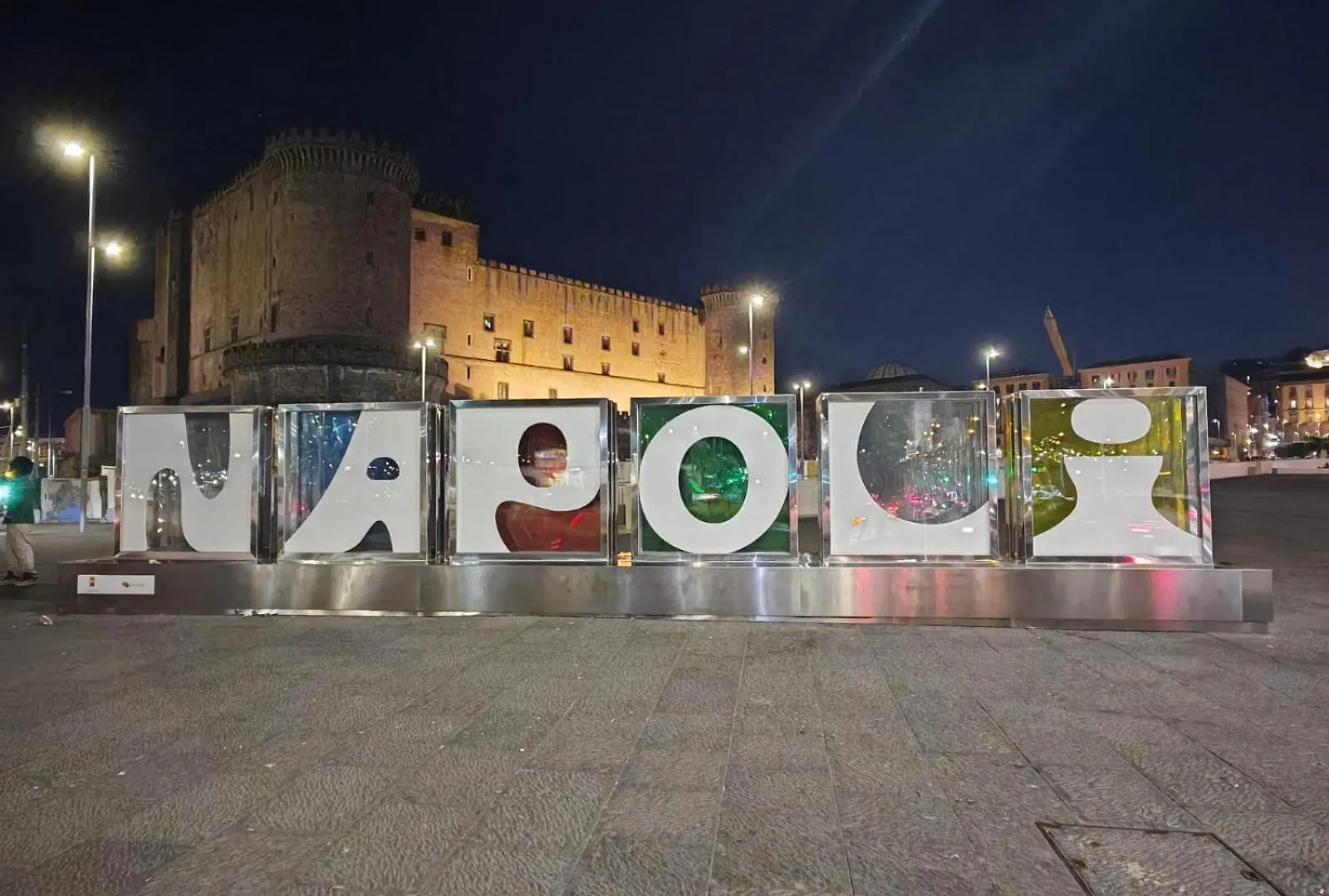 10 Hotel Centrali al Molo Beverello di Napoli da Prenotare