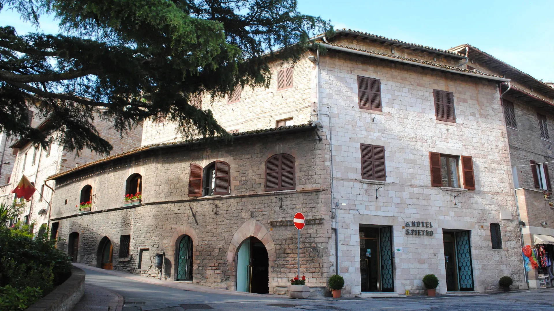 4 Hotel Centrali ad Assisi Vicini a San Damiano