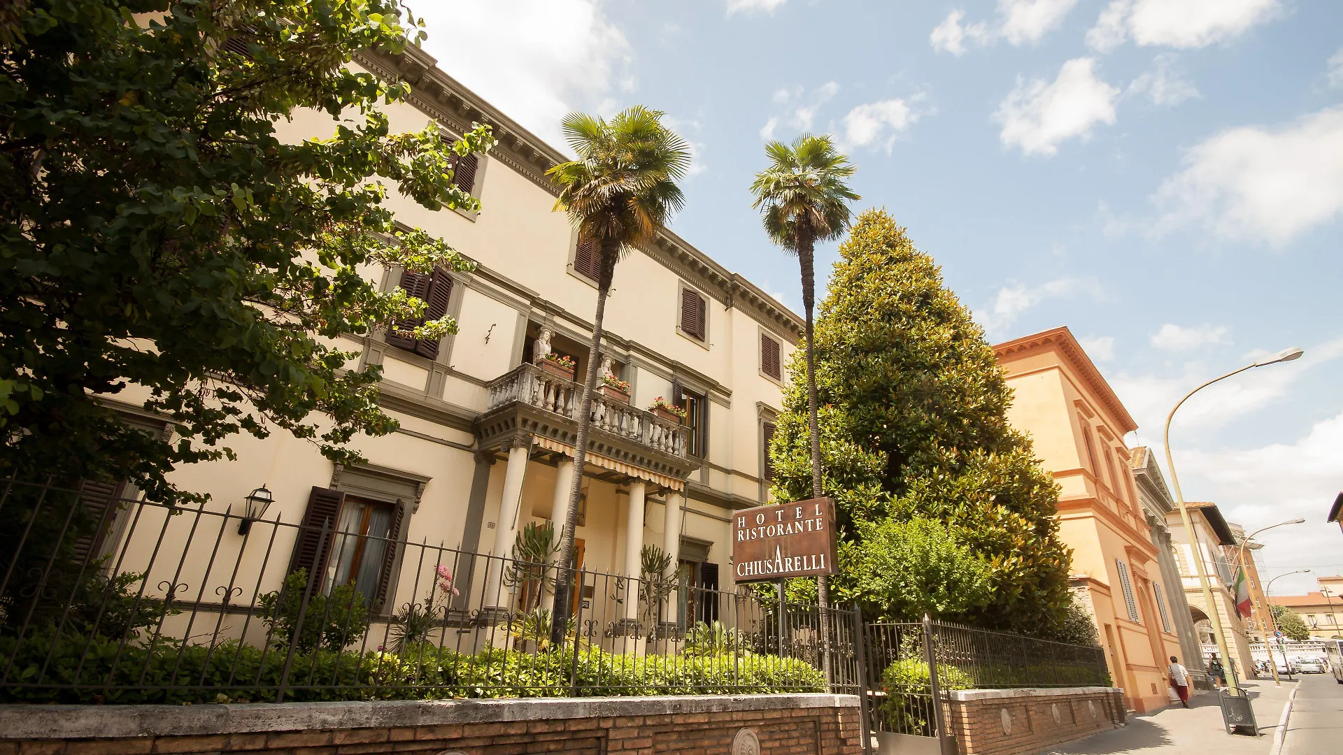 Where to Stay Near Antiporto di Camollia: 8 Hotel Centrali a Siena